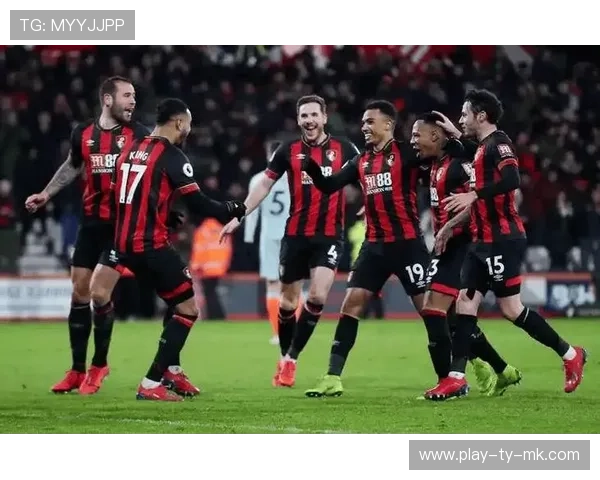 玫瑰德比利兹联球迷狂热助威,埃兰路球场氛围火爆